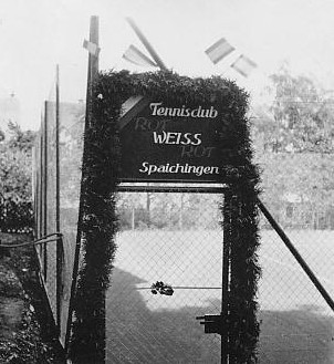 Eingang zum Tennisplatz 1951